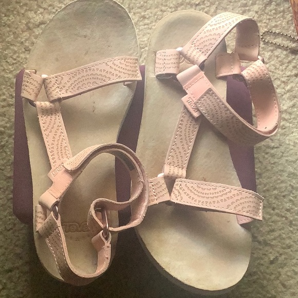suede insole sandals